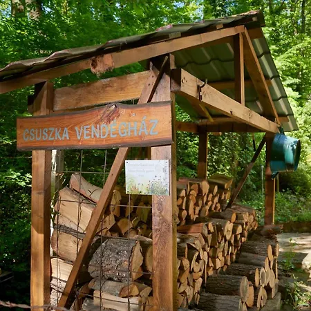 Csuszka Vendeghaz * Verőcemaros